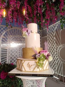 wedding cakes and gifts 